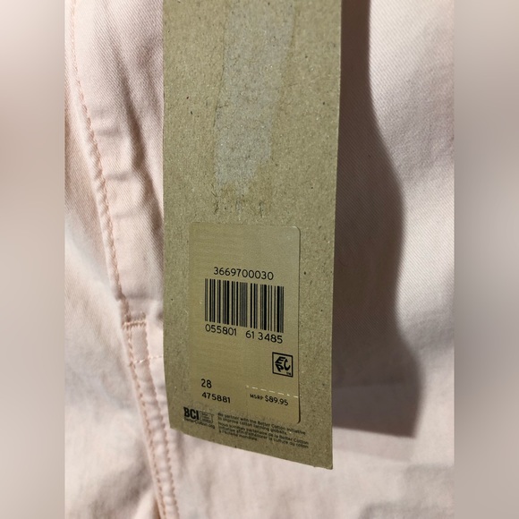 🌼NWT Levi’s pink/blush Cargo Pant - Picture 13 of 14